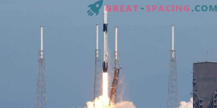 SpaceX успешно стартира товар, но пропуска с кацане на ракети