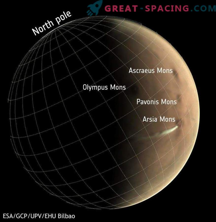 Над Марс виси необичаен облак