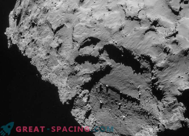 Rosetta открила каменна пирамида на повърхността на кометата