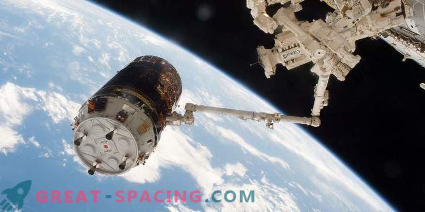 Тайфун отлага пускането на японски космически кораб на МКС.