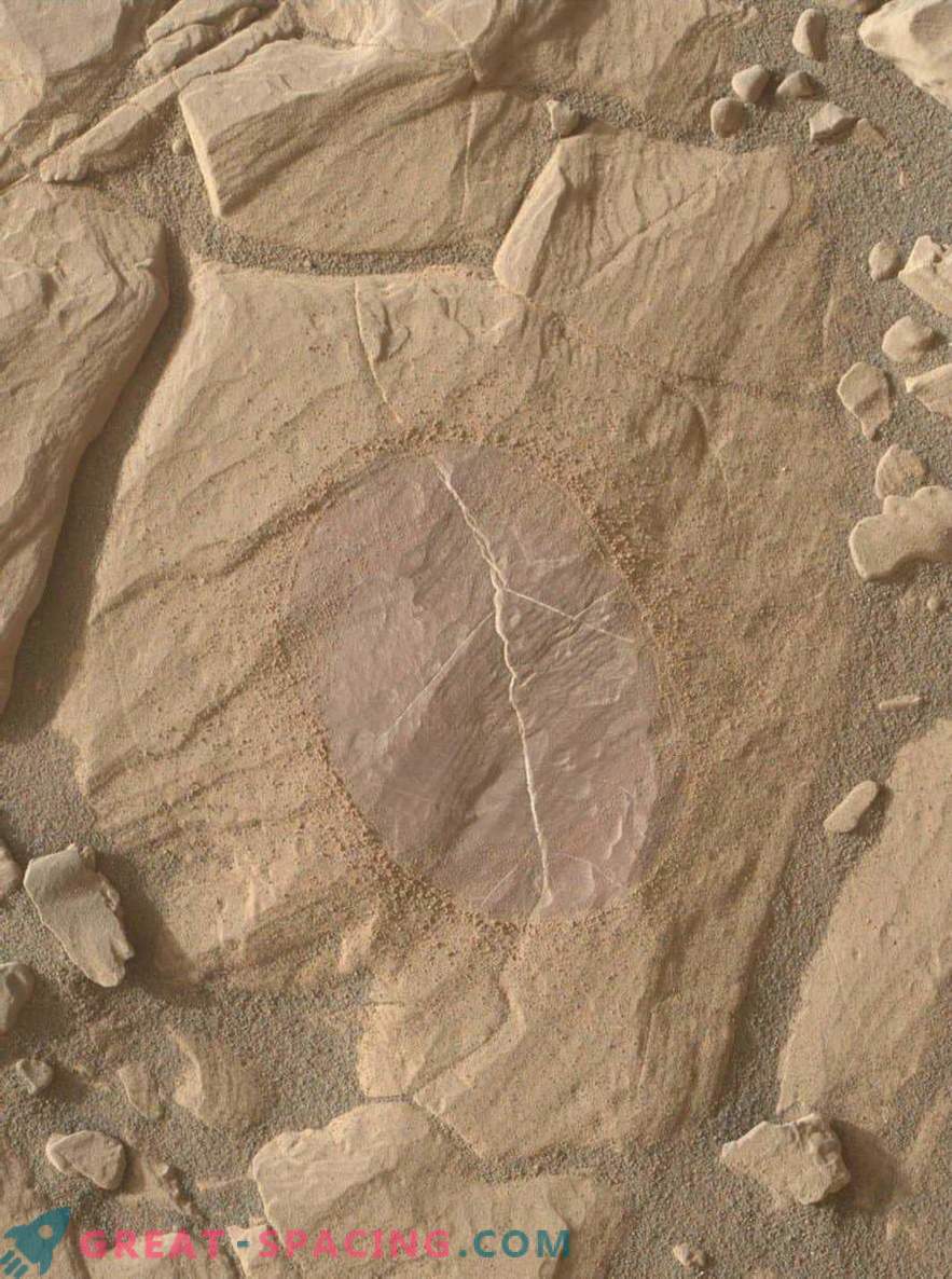 Марсианският хребет показва уменията за цвят на ровера