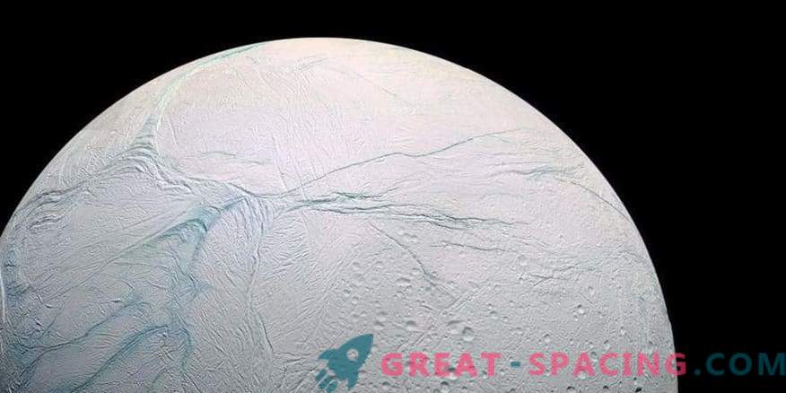 Енигма на океанския Енцелад