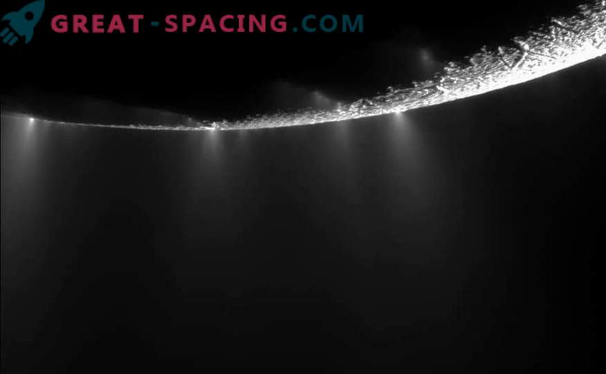 Енигма на океанския Енцелад
