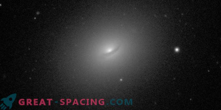 Преглед на междузвездната среда в галактиката NGC 3665