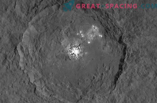 Сонда на НАСА разглежда загадъчните места на Церера
