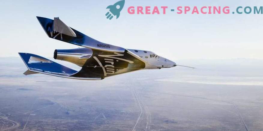 Новият SpaceShipTwo прави безплатен първи полет