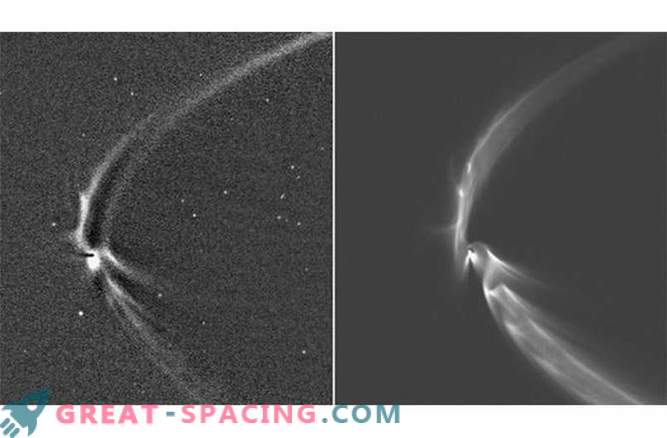 Енцелад напуска влака за лед в орбита на Сатурн