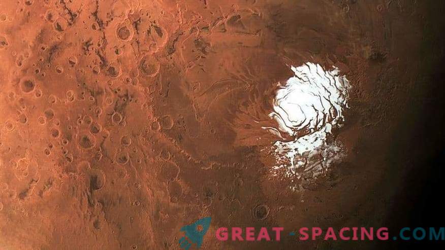 Живот на Марс: Може ли извънземните микроби да оцелеят в солените езера?