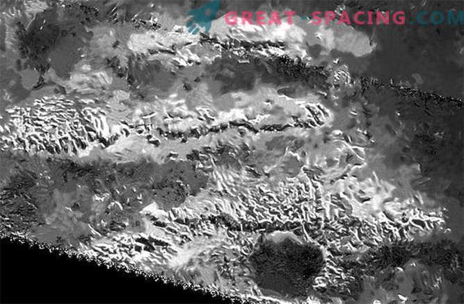 Най-високите планини на Титан - какво се крие под тях?