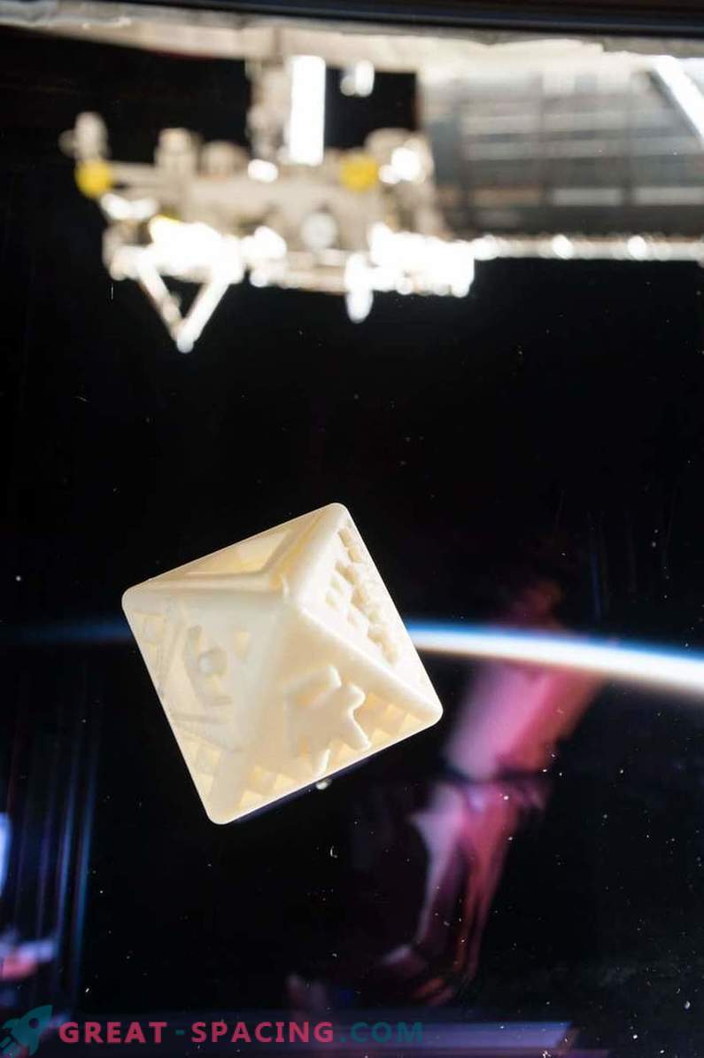 Първият частен 3D-отпечатан обект в пространството!