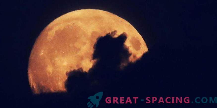 Когато се появи първата снимка на луната