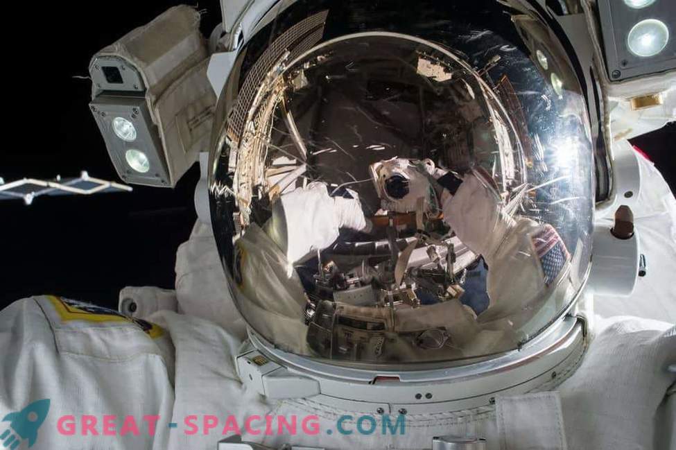 Невероятна разходка по космическата станция: снимка
