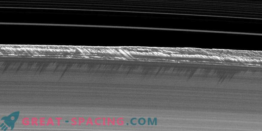 Върховете на В-пръстена на Сатурн