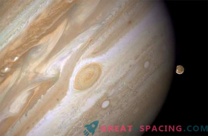 Погледни Юпитер от „други“ позиции