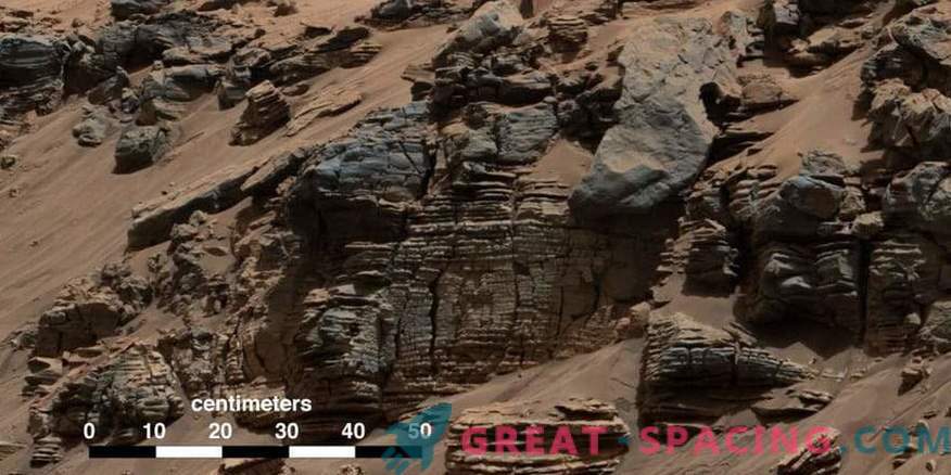 Rover намери слоевото езеро на древния Марс
