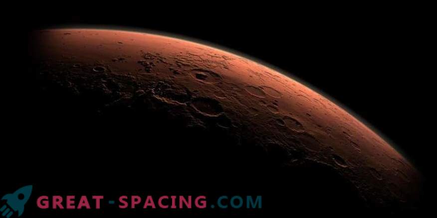 На Марс са открити следи от последните водни потоци