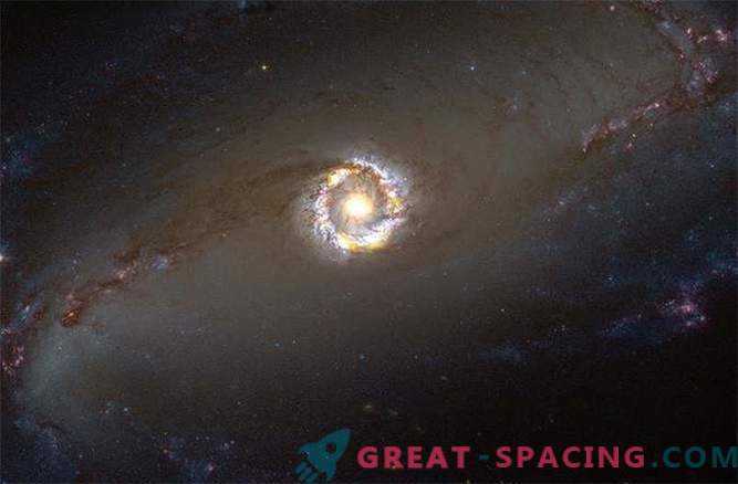Как да определим теглото на черна дупка - чудовище от спирална галактика?