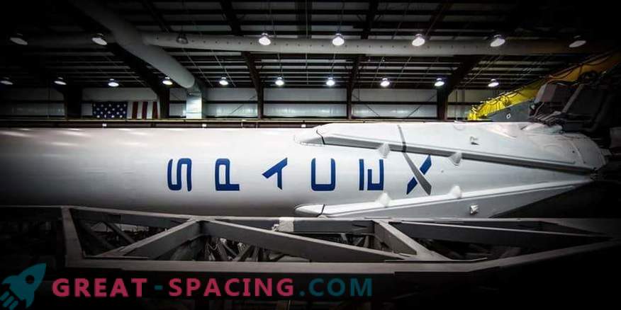SpaceX изпраща капсула на НАСА