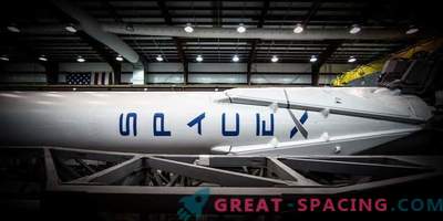 SpaceX испраќа капсула до НАСА.
