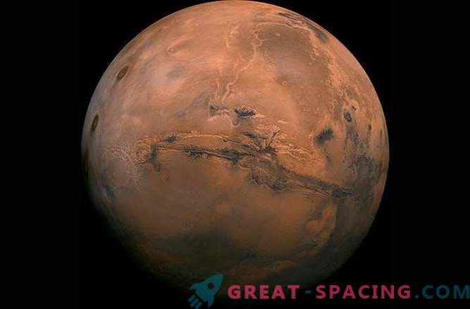 Вряща вода може да предизвика марсиански ленти