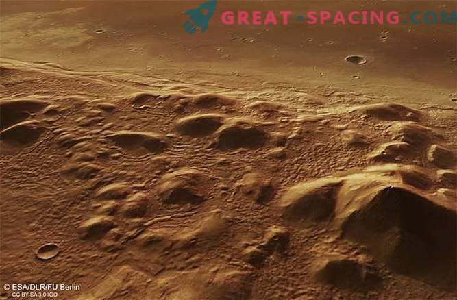 Ледът може да бъде скрит под хълмовете на Марс