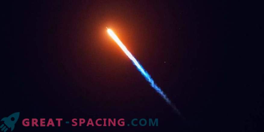 SpaceX стартира 64 сателита наведнъж