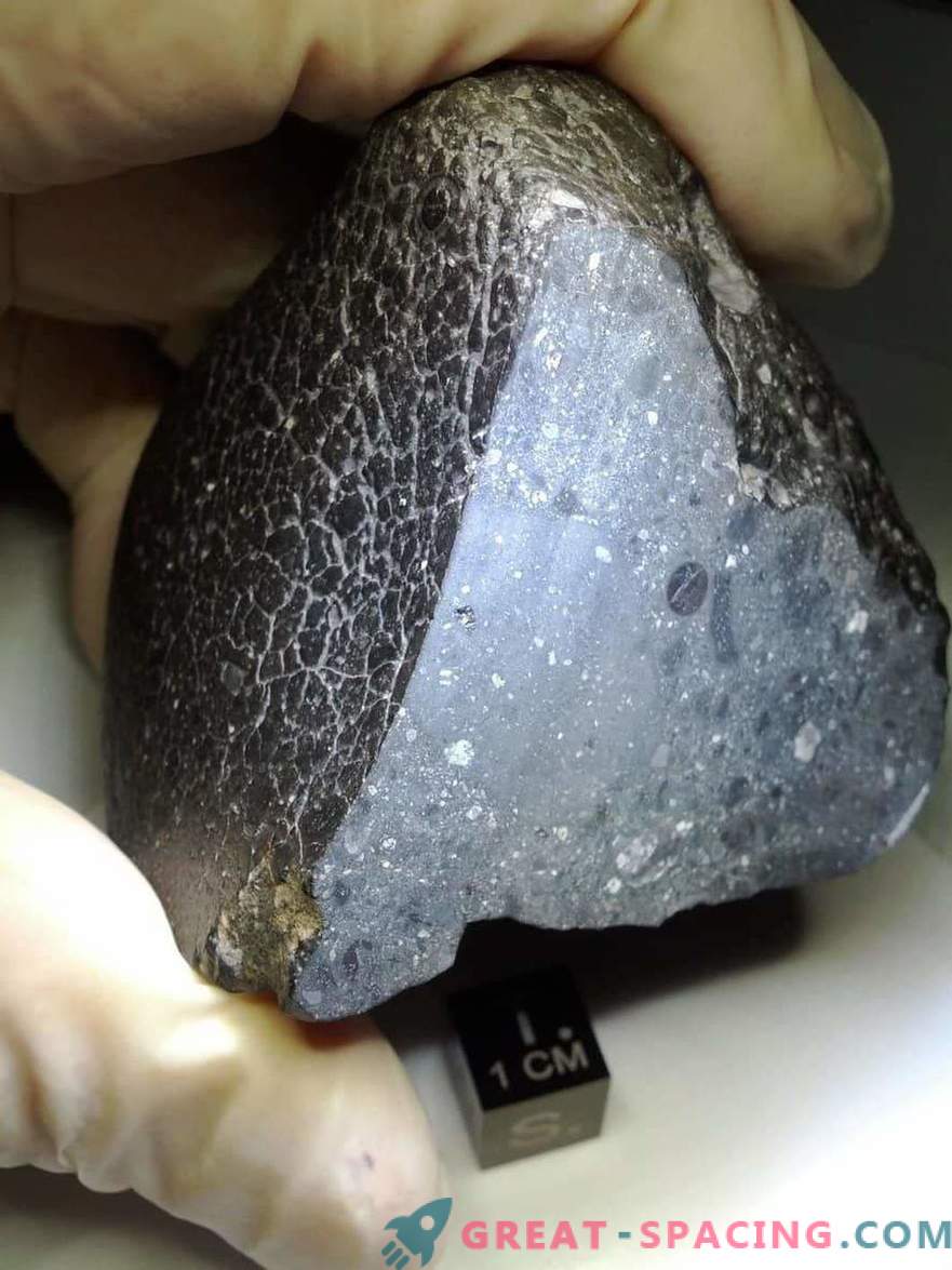 Метеоритите донесоха вода на Земята през първите два милиона години