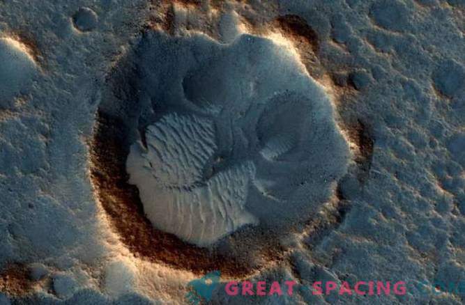Марсианското местоположение съответства на изображенията на НАСА.
