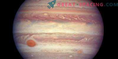 Hubble împușcă Jupiter din apropiere