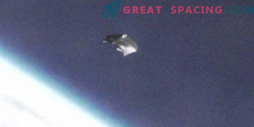 Un objet non identifié a été examiné par la caméra de la Station spatiale internationale
