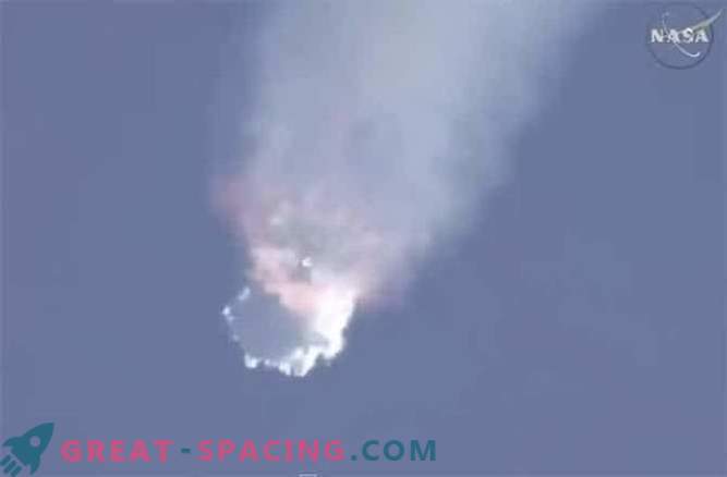 Ракетоносецът Falcon-9 експлодира 2 минути след старта