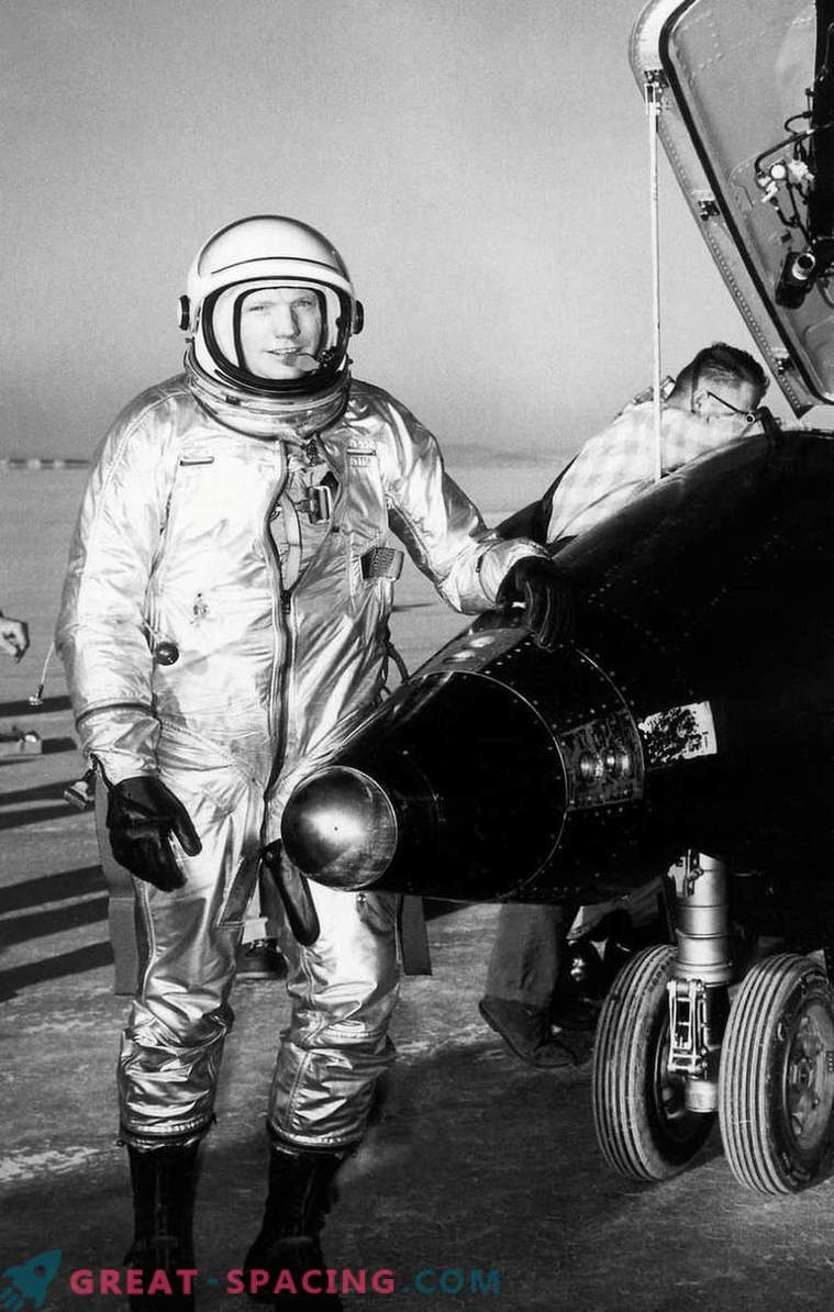 Нийл Армстронг: първият човек на Луната