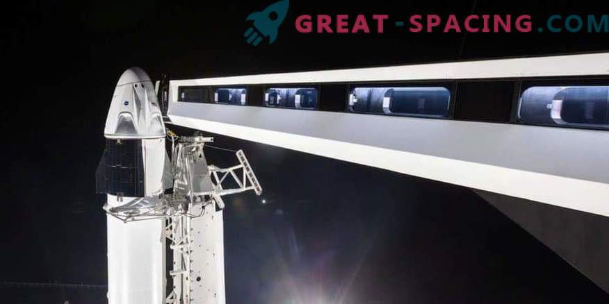 Първият екипаж на SpaceX на стартовата площадка