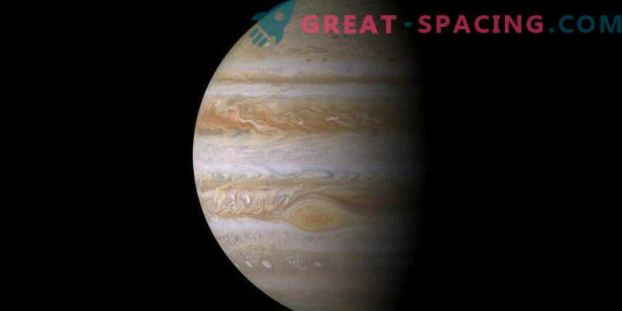 Тайнственото събитие прекъсна растежа на Юпитер