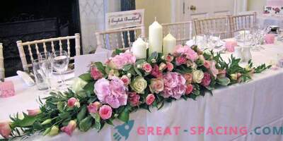 Как да украсите сватбено тържество с цветя: цветарски съвети