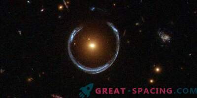 Zinātnieki atrod tālu galaktikas magnētisko lauku